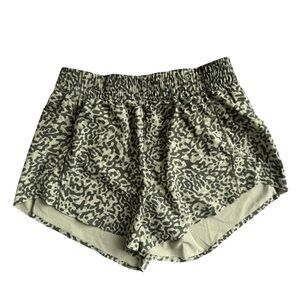 Athleta Hustle 4.5" Shorts - Animal Print